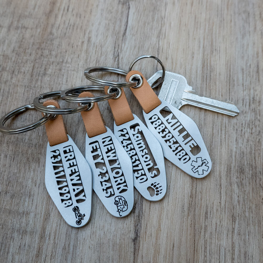 Hollow-keychain-with-key