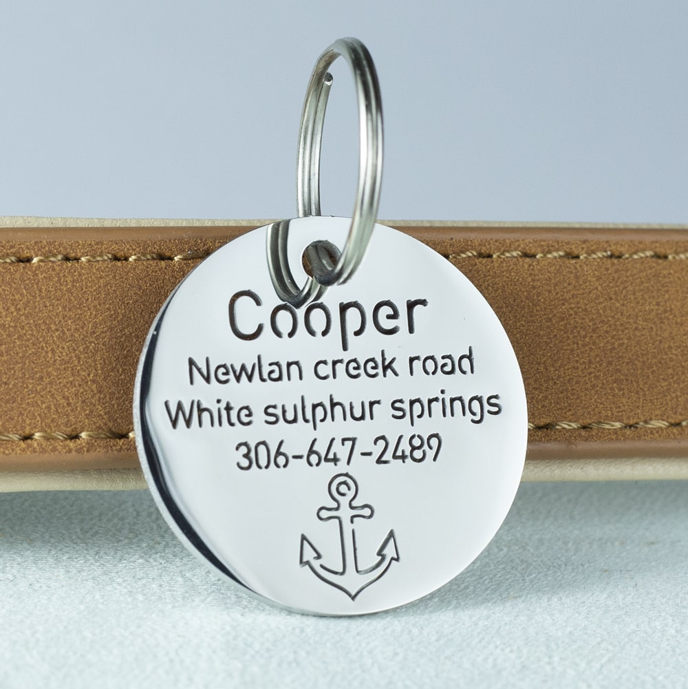 Round-pet-tag-with-anchor-icon